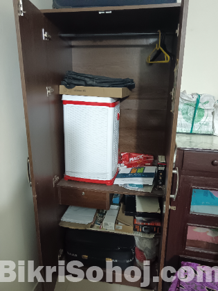 রিগ্যাল ব্র‍্যান্ড এর আলমারি, Closet।